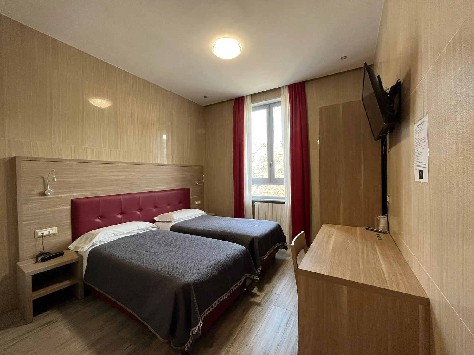 Zweibettzimmer — Midway Hotel — Foto 1
